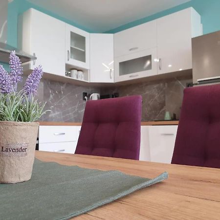 Al Malina 3Bdr Family Apt With Parking Space Near Airport And Iec Sofia Esterno foto