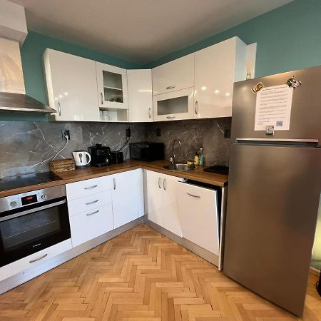 Al Malina 3Bdr Family Apt With Parking Space Near Airport And Iec Sofia Esterno foto