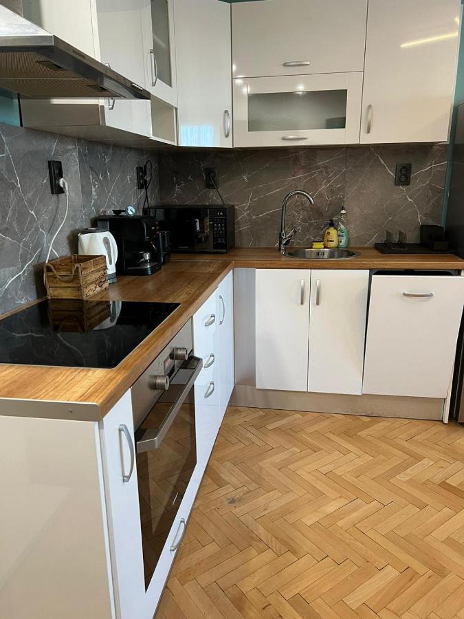 Al Malina 3Bdr Family Apt With Parking Space Near Airport And Iec Sofia Esterno foto