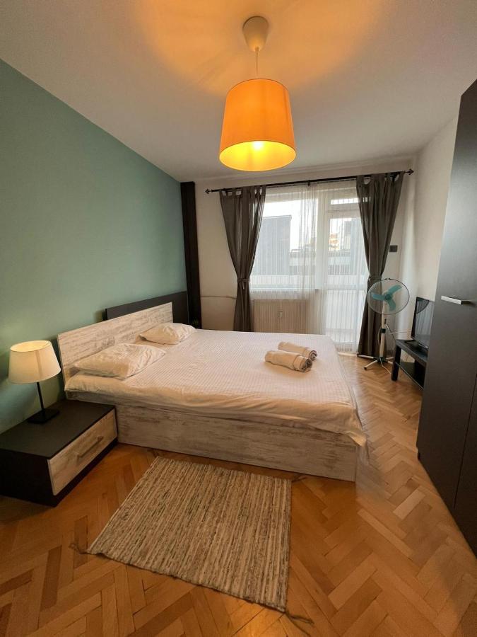 Al Malina 3Bdr Family Apt With Parking Space Near Airport And Iec Sofia Esterno foto