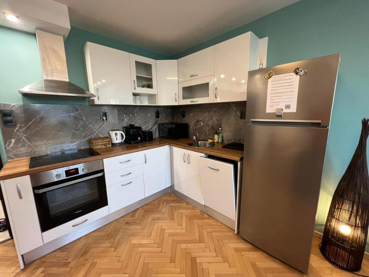 Al Malina 3Bdr Family Apt With Parking Space Near Airport And Iec Sofia Esterno foto